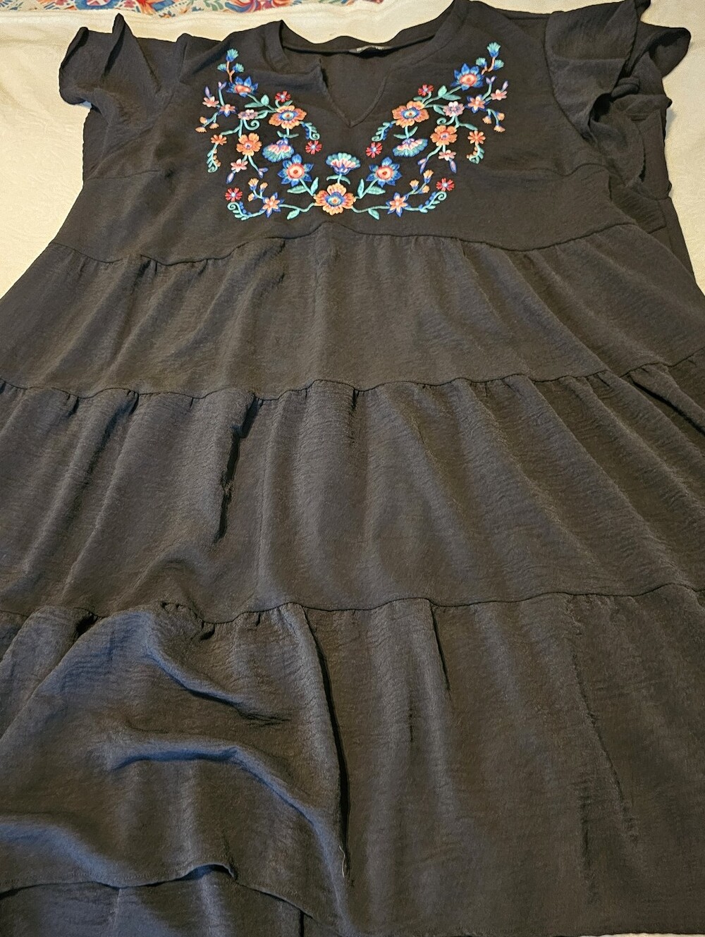 BloomChic Black Floral Embroidered Tiered Midi Dress Pockets Size 26 Euc